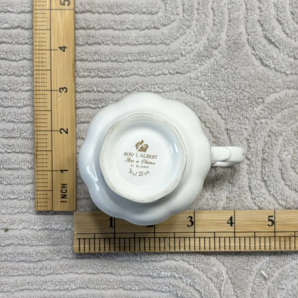 Royal Albert embodying heights